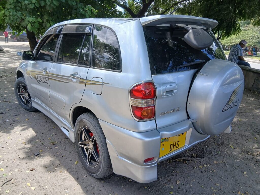 Toyota Rav4 2004 for Sale in Dar es Salaam