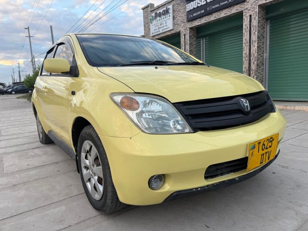 Magari Used Toyota IST 2003 Dar es Salaam Tanzania