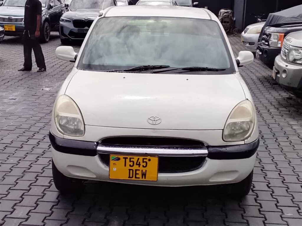 Toyota Duet bei poa sokoni Dar es Salaam Tanzania