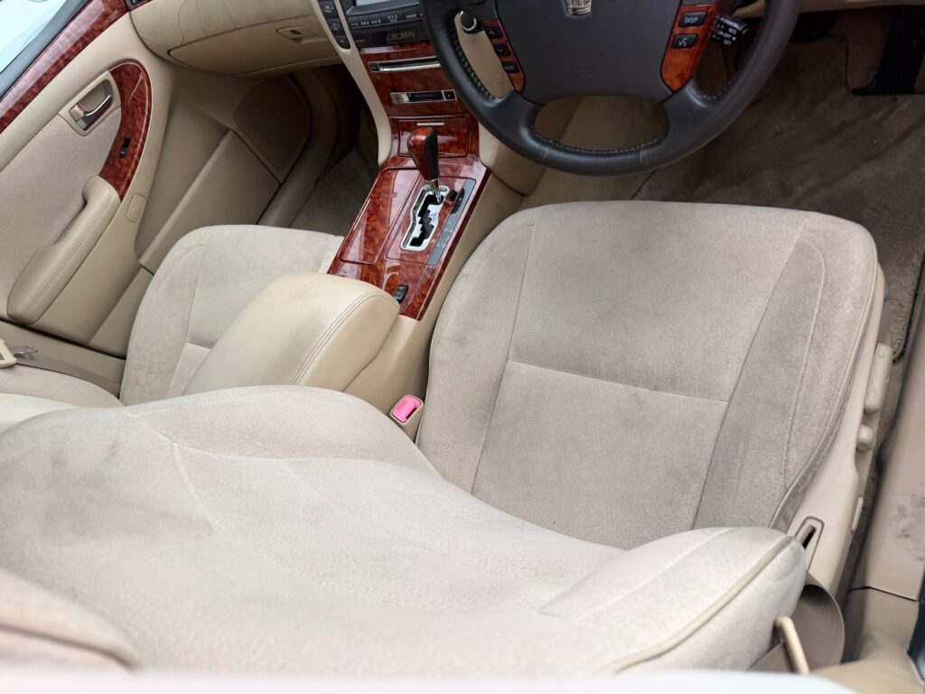 Toyota Crown 2003 Inauzwa Dar es Salaam Tanzania