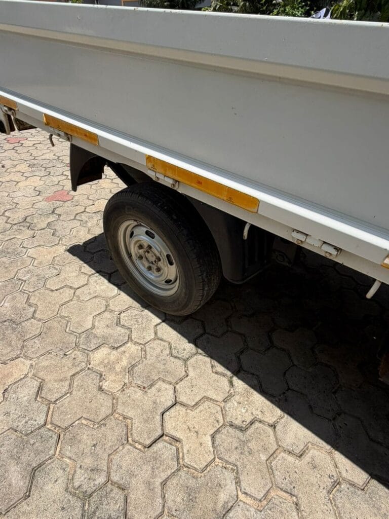 Mazda Titan 2003 for Sale in Dar es salaam