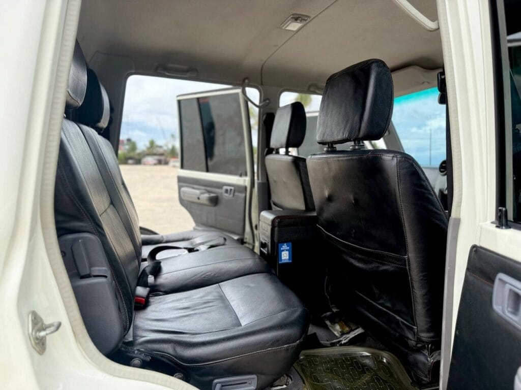 Toyota Land Cruiser Prado bei poa sokoni Dar es salaam Tanzania