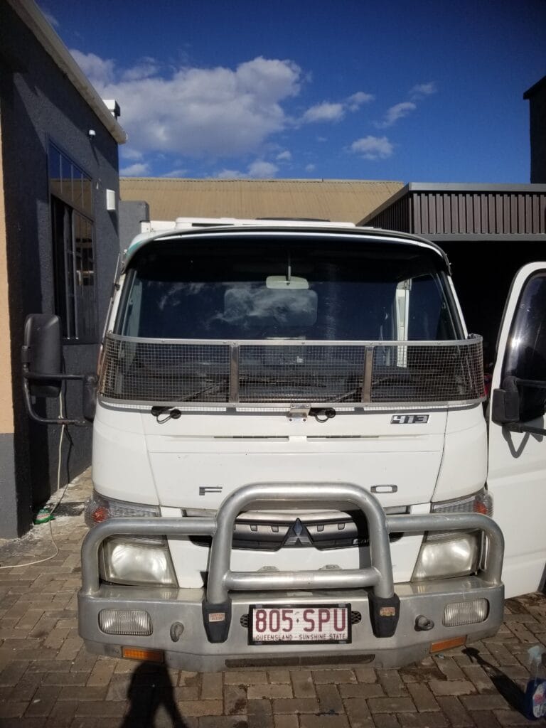 Magari Canter 1998 lipo Dar es Salaam