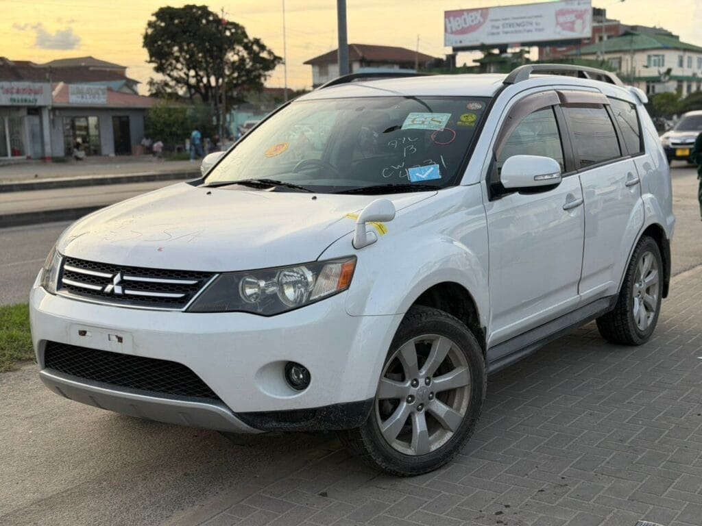 Price Of Mitsubishi Outlander 2010 for Sale in Tanzania