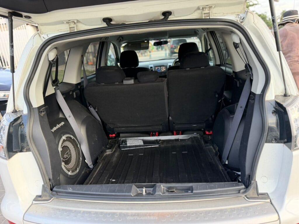 For Sale Mitsubishi Outlander 2010 in Dar es salaam