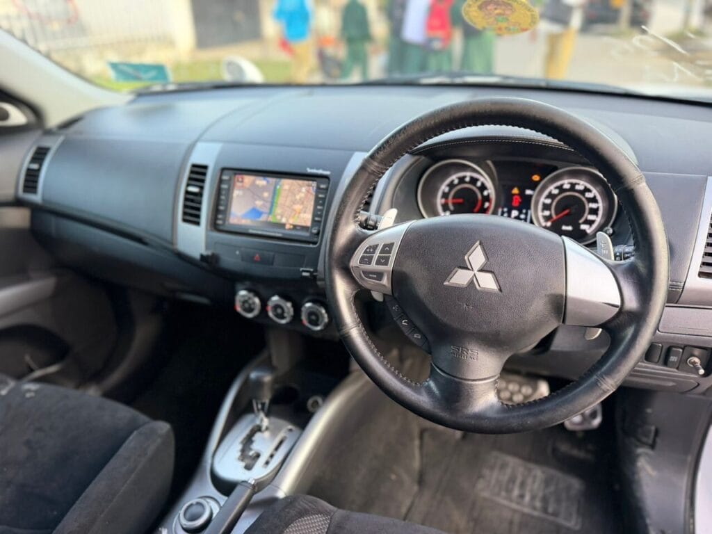 Buy Mitsubishi Outlander 2010 for Sale in Dar es salaam