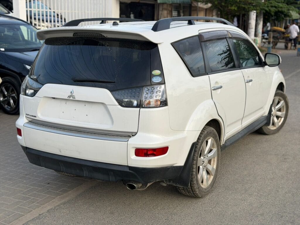 Used Mitsubishi Outlander 2010 for Sale in Dar es salaam