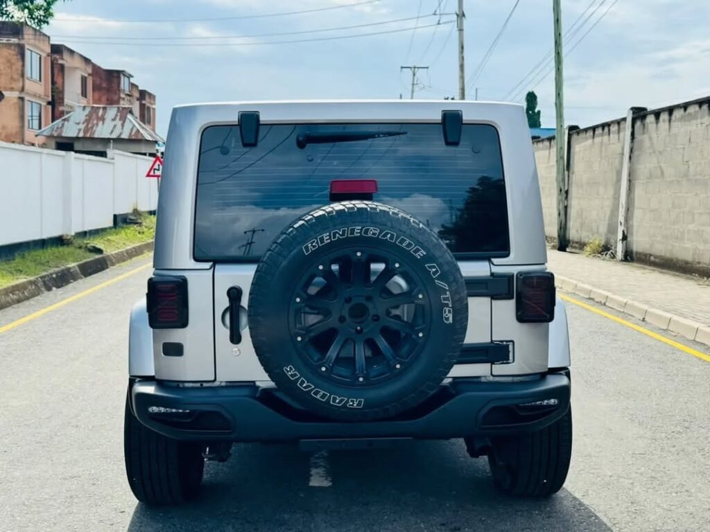 Jeep Wrangler 2013 for Sale in Dar es Salaam