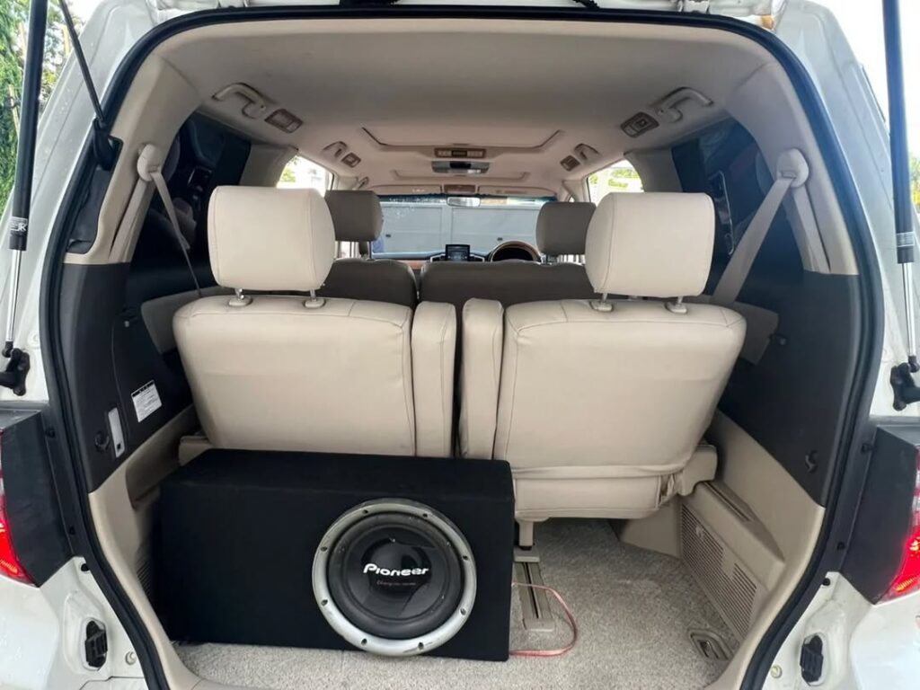 Magari Used Toyota Alphard 2007 Dar es Salaam Tanzania