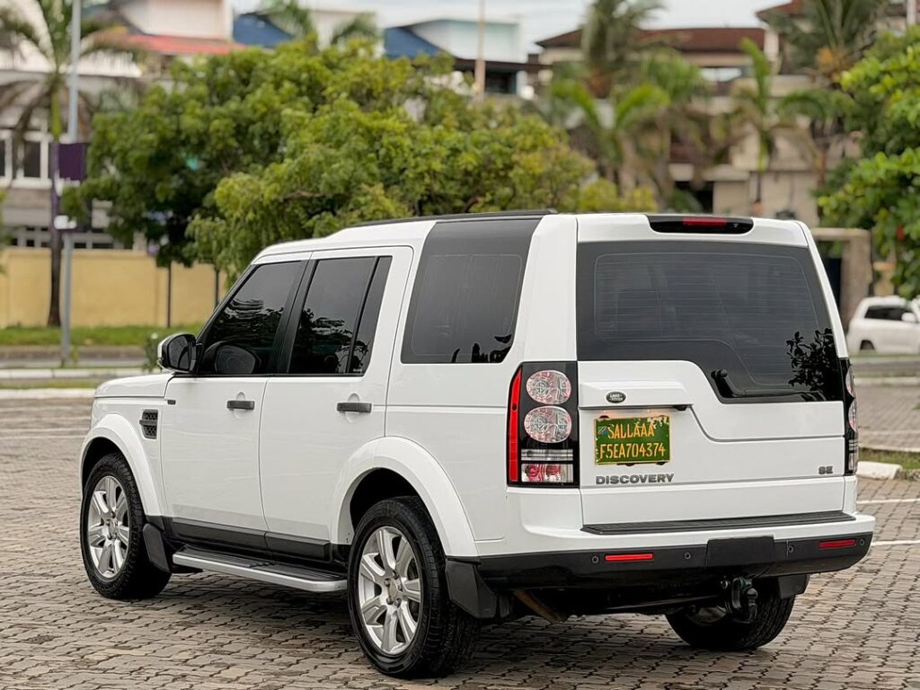 Land Rover Discovery 4 bei poa sokoni Dar es Salaam Tanzania