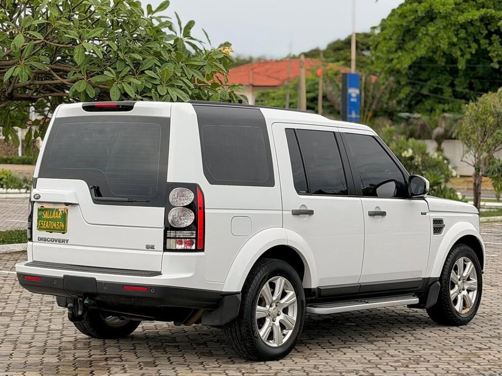 Magari Sokoni Land Rover Discovery 4 ya Bei Poa 2014