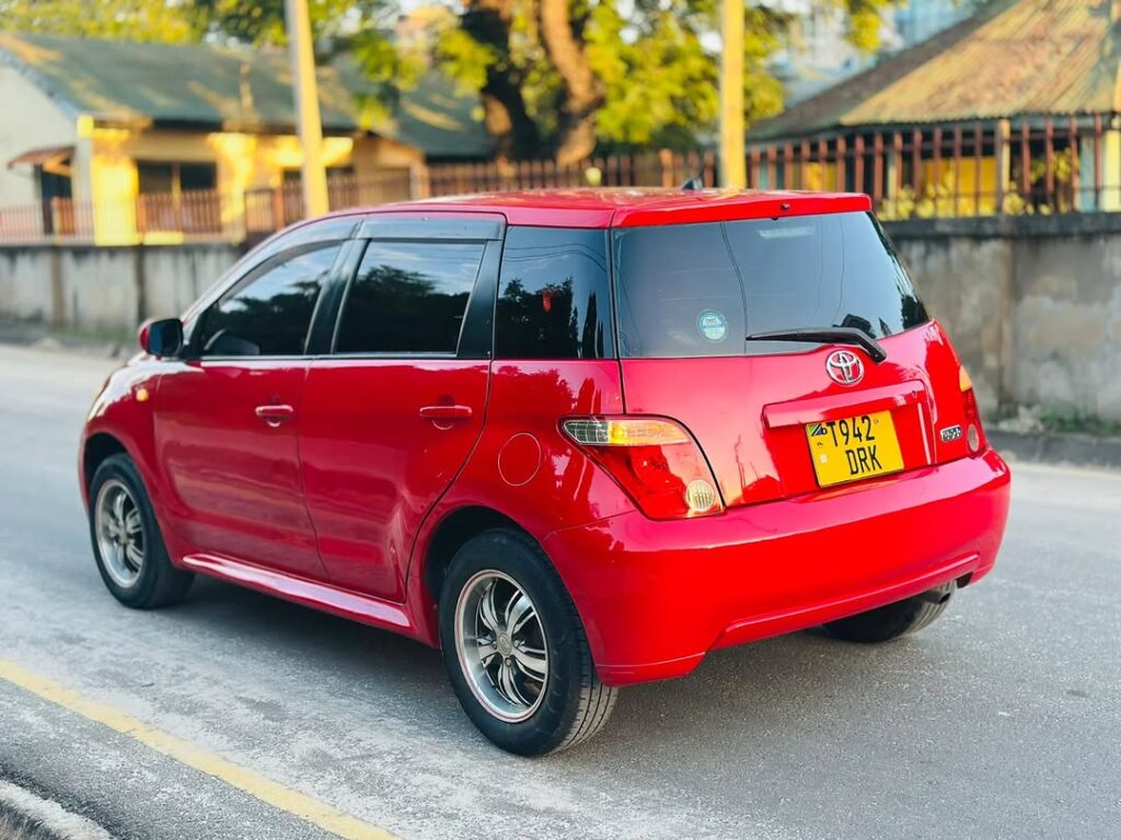 Magari Sokoni Toyota IST ya Bei Poa 2006