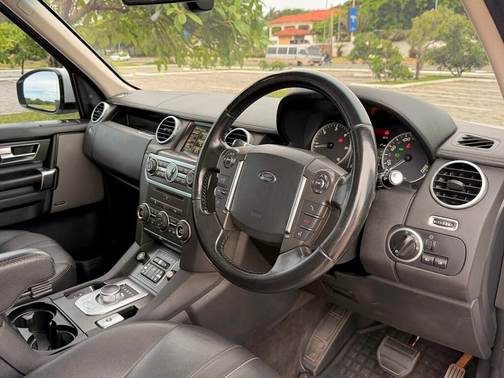 Magari Used Land Rover Discovery 4 2014 Dar es Salaam Tanzania