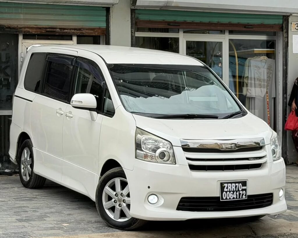 Toyota Noah 2009 for Sale in Dar es Salaam