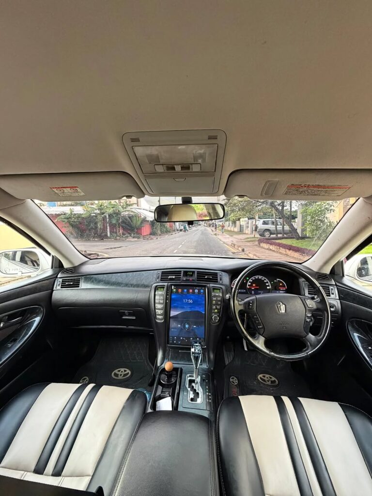 Price Of Toyota Crown 2005 for Sale in Tanzania