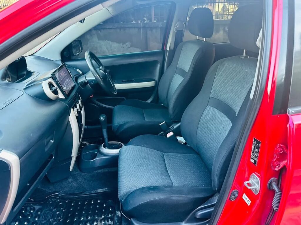 Toyota IST 2006 Inauzwa Dar es Salaam Tanzania