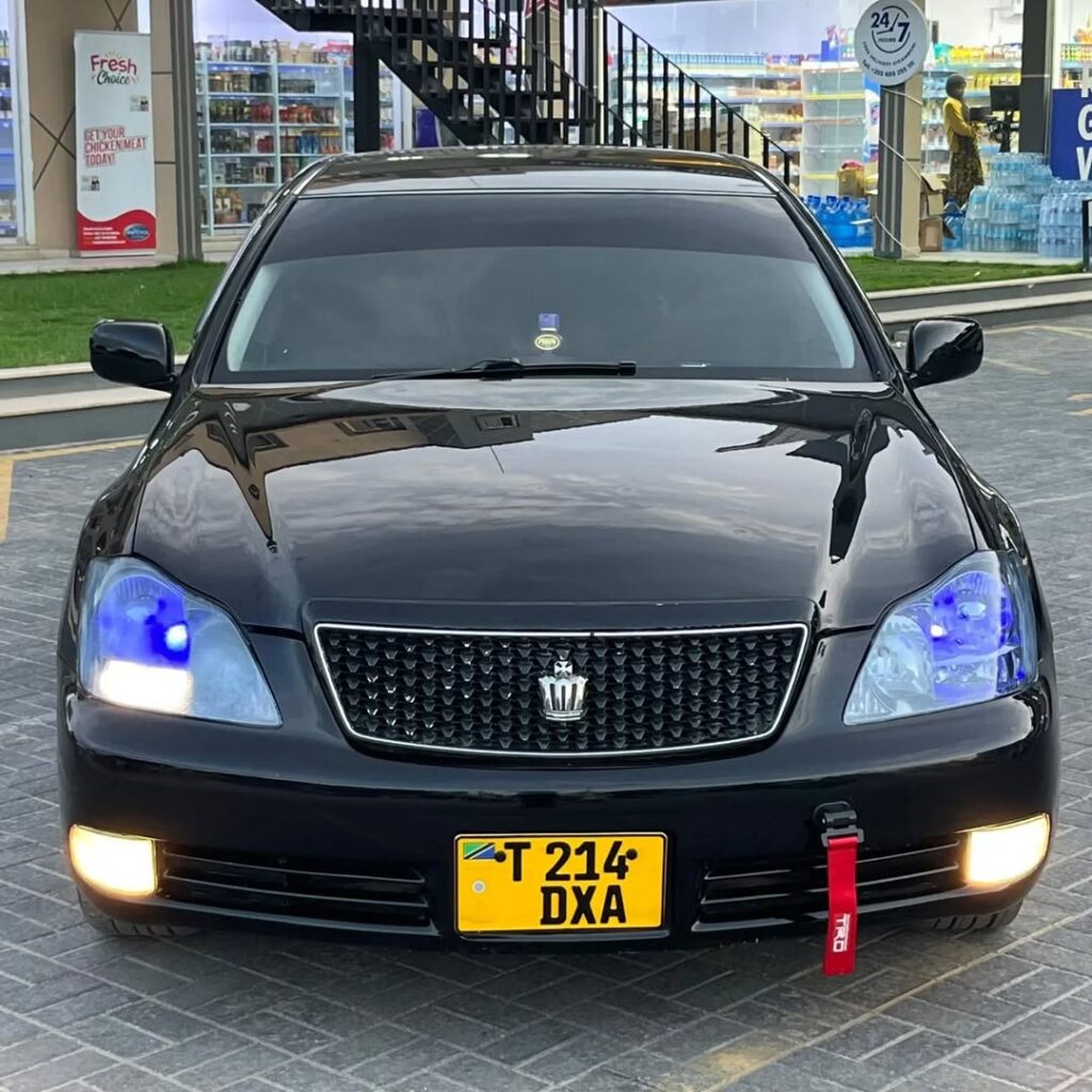 Magari Used Toyota Crown 2008 Dar es Salaam Tanzania
