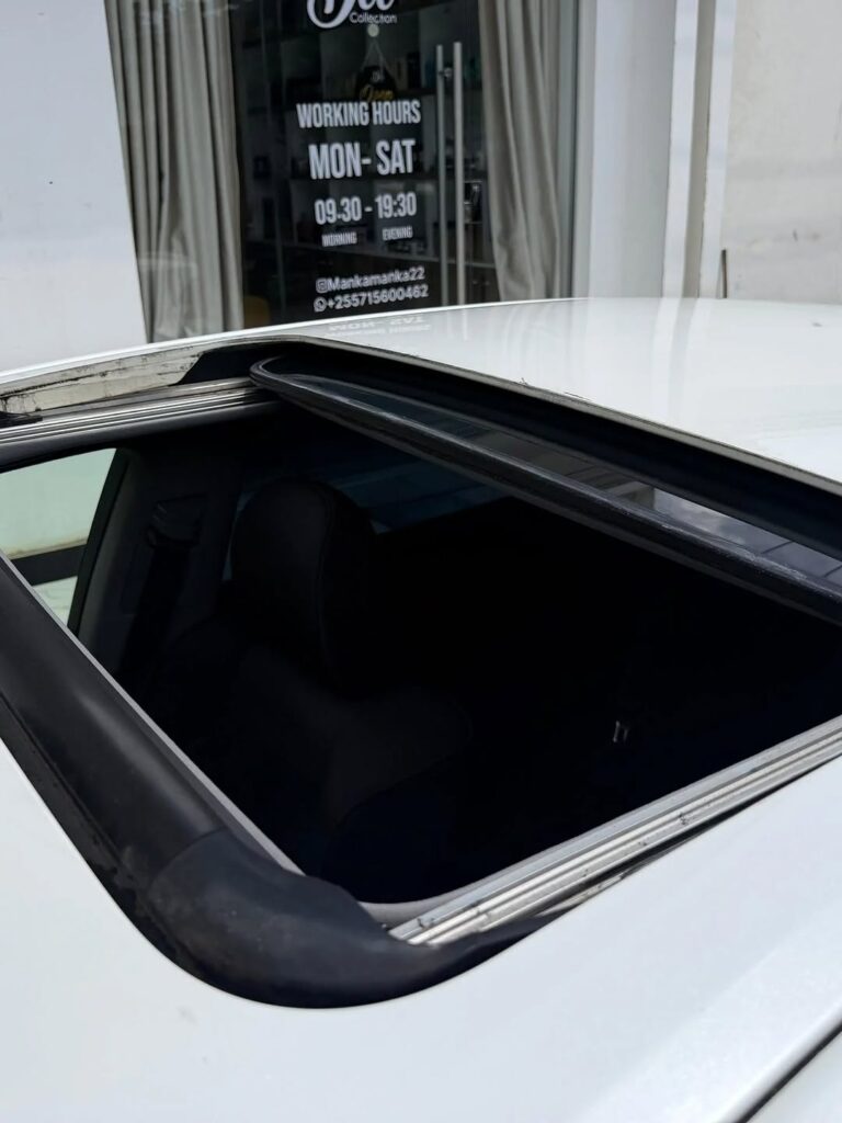 Magari Used Toyota Crown 2009 Dar es Salaam Tanzania