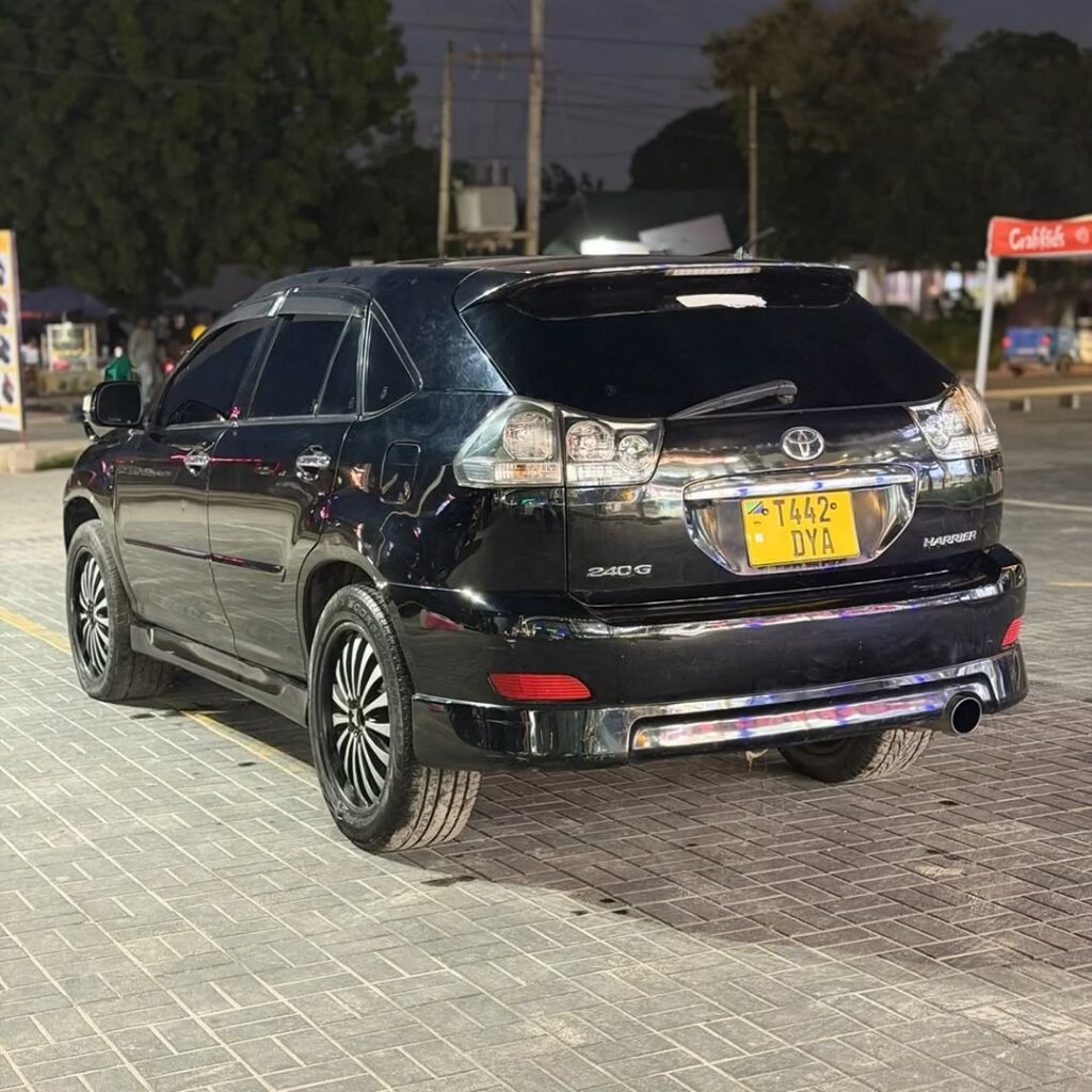 For Sale Toyota Harrier 2005 in Dar es Salaam