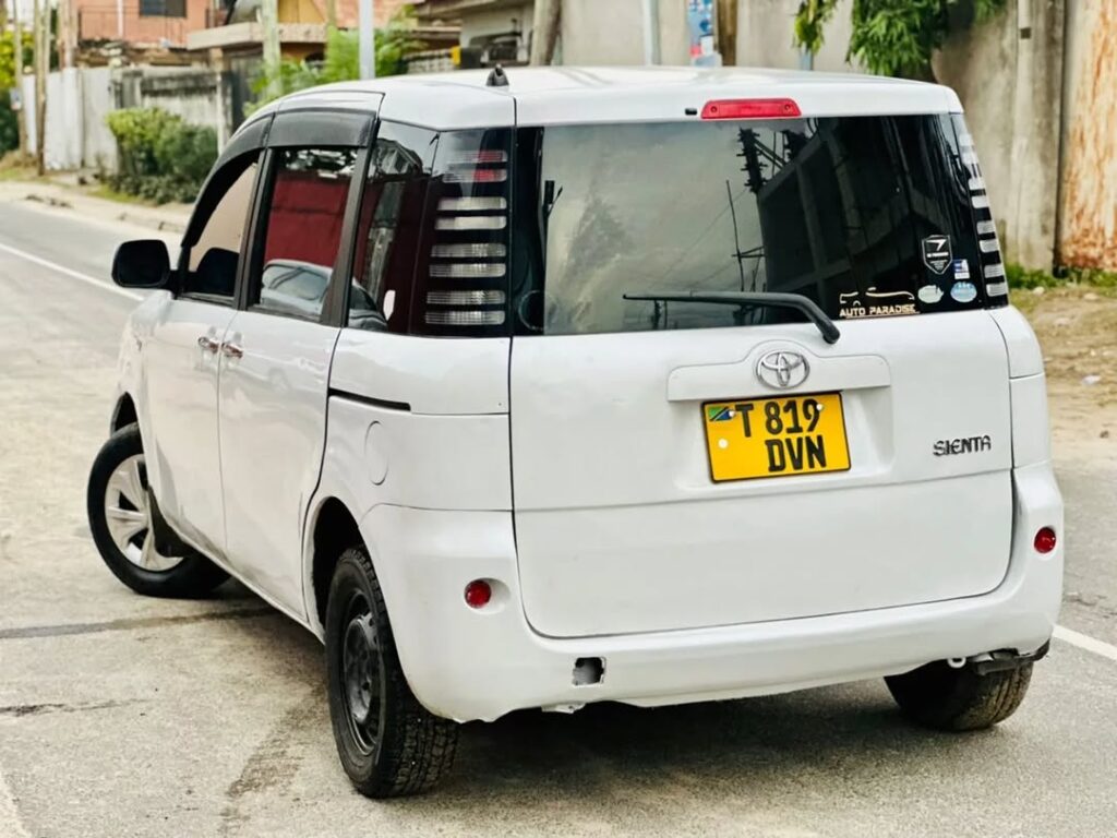 Toyota Sienta 2010 for Sale in Dar es Salaam
