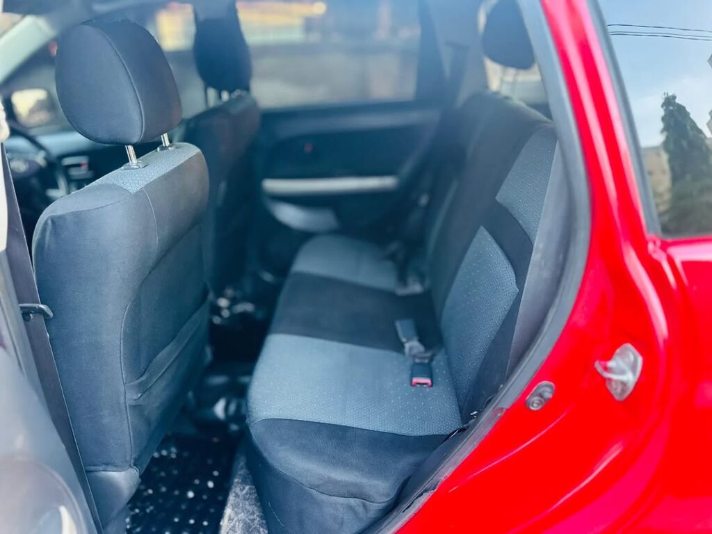 Toyota IST bei poa sokoni Dar es Salaam Tanzania