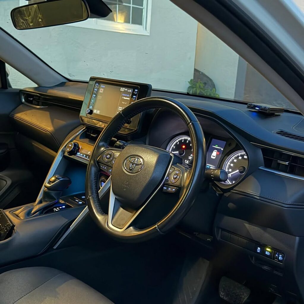 Toyota Harrier bei poa sokoni Dar es Salaam Tanzania