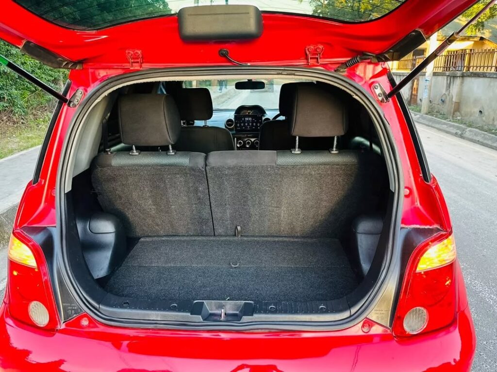 Magari Used Toyota IST 2006 Dar es Salaam Tanzania
