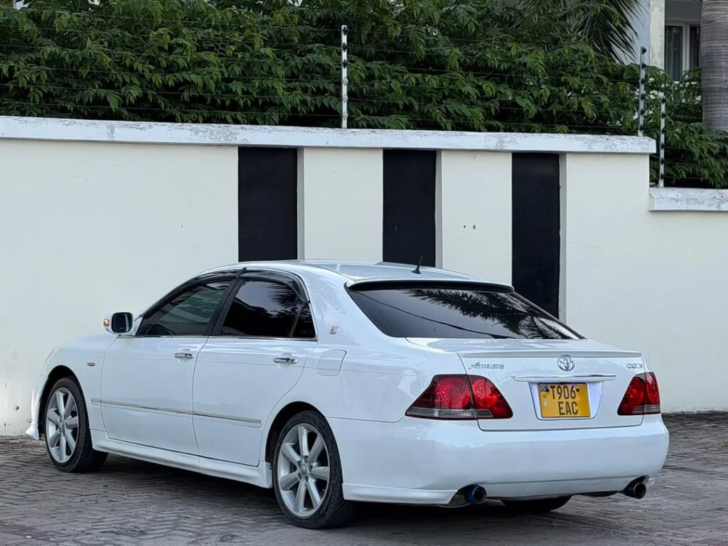 Price Of Toyota Crown 2007 for Sale in Tanzania