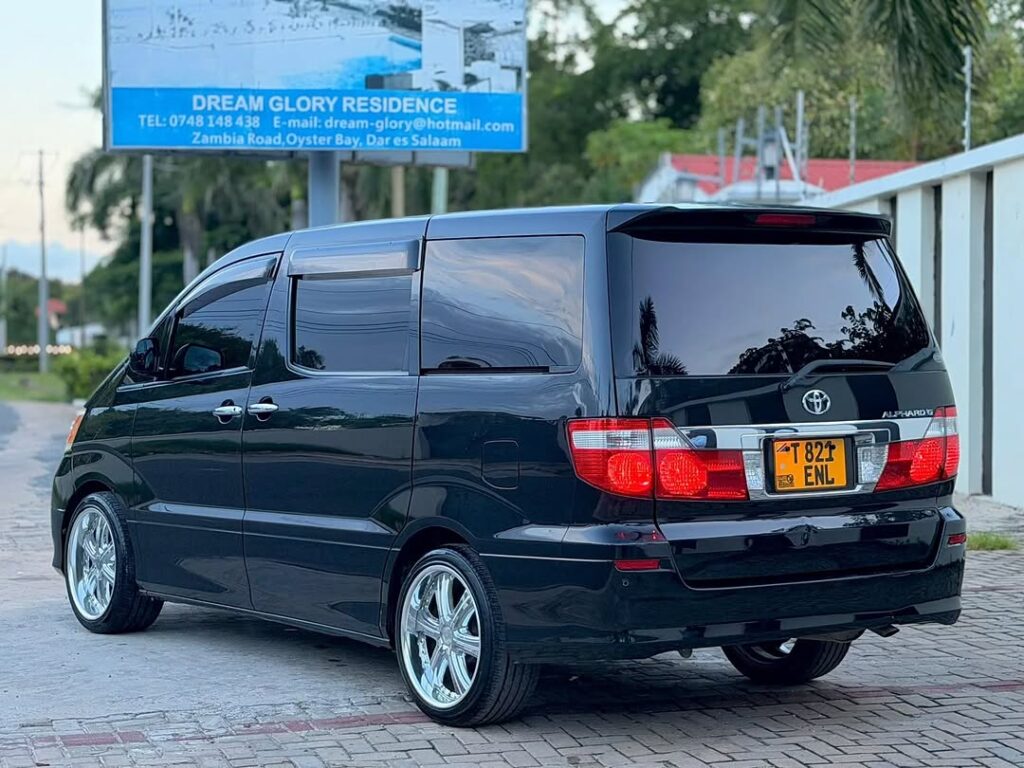 Magari Sokoni Toyota Alphard ya Bei Poa 2004