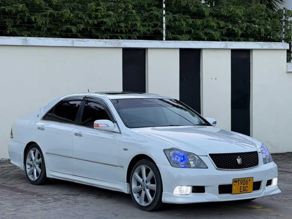 Buy Toyota Crown 2007 for Sale in Dar es Salaam