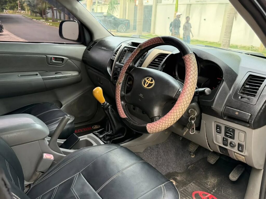 Price Toyota Hilux 2010 for Sale in Dar es Salaam