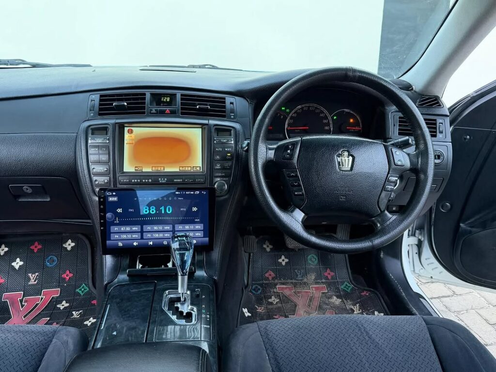 Price Of Toyota Crown 2007 for Sale in Tanzania
