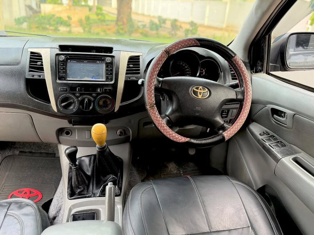 Toyota Hilux 2010 for Sale in Dar es Salaam