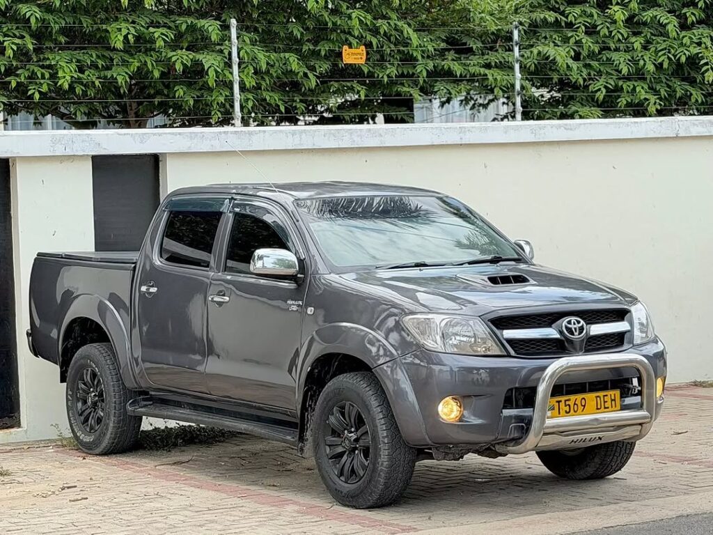 For Sale Toyota Hilux 2010 in Dar es Salaam