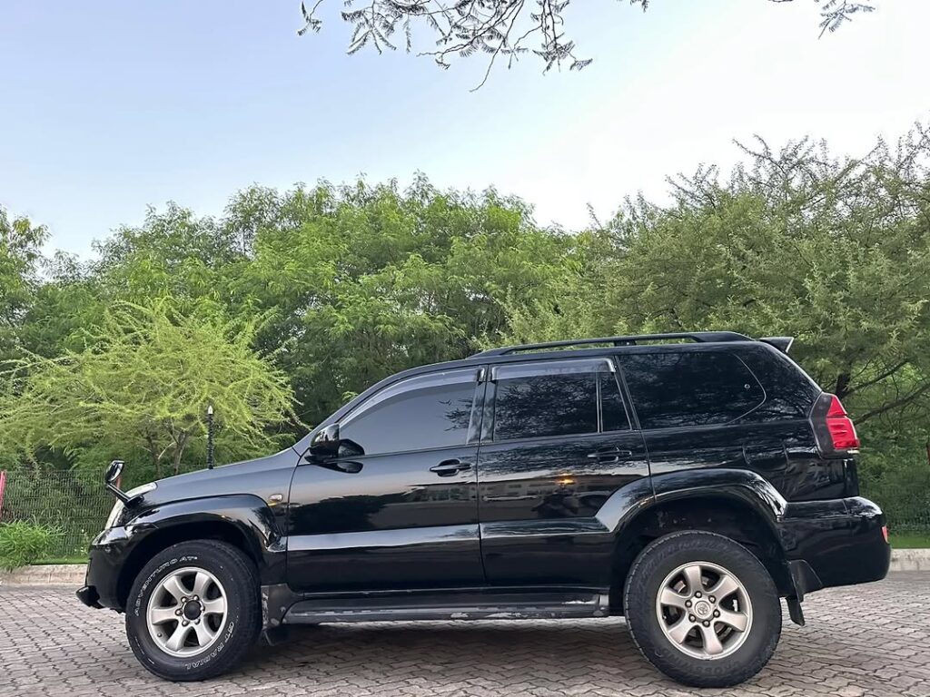 Toyota Land Cruiser Prado 2006 Inauzwa Dar es Salaam Tanzania