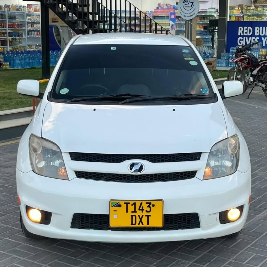 Toyota IST 2006 Inauzwa Dar es Salaam Tanzania