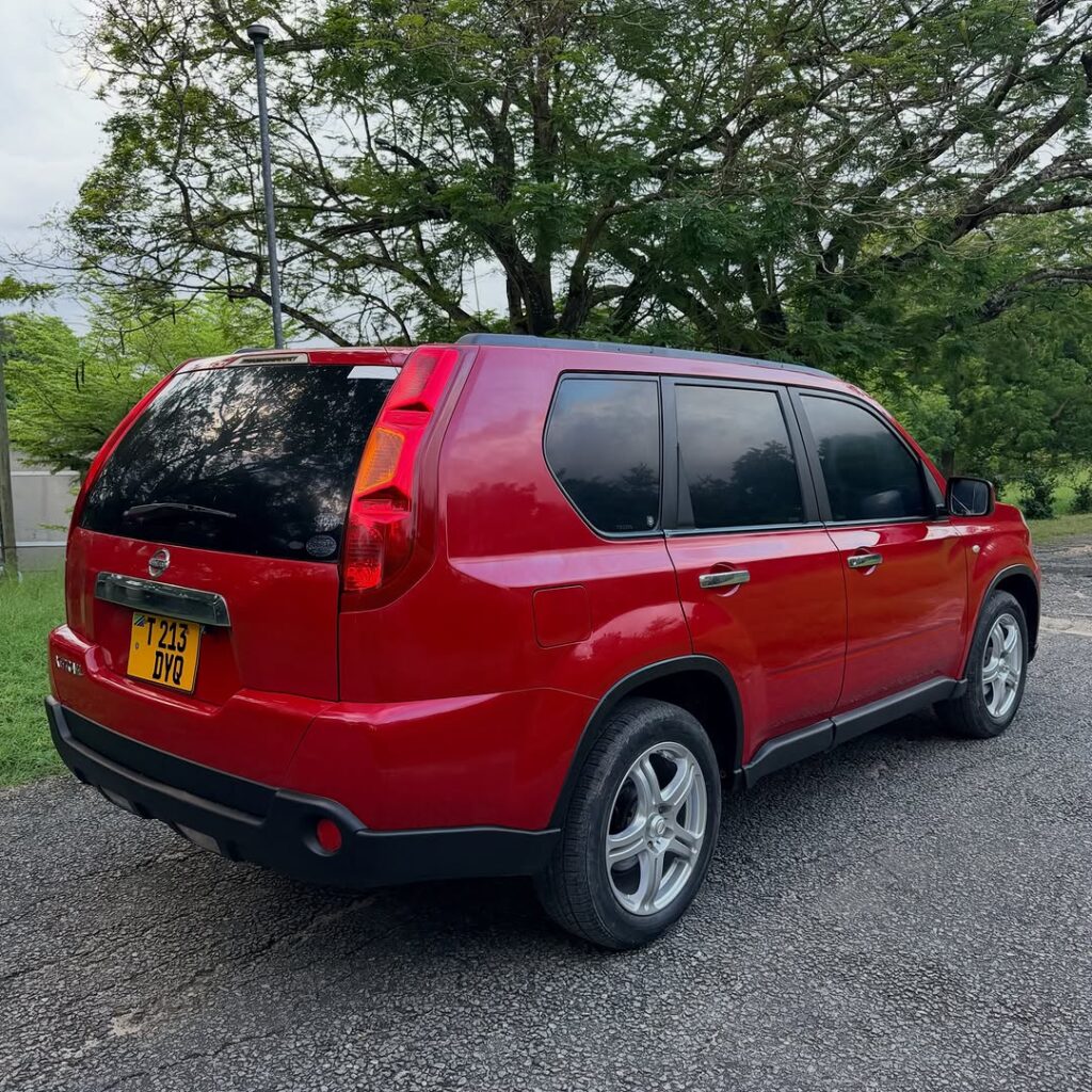 Nissan X-Trail bei poa sokoni Dar es Salaam Tanzania