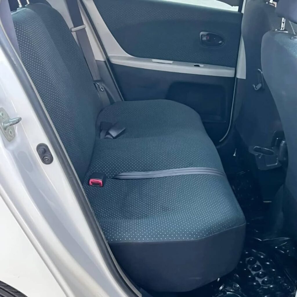 Toyota Vitz 2005 for Sale in Dar es Salaam