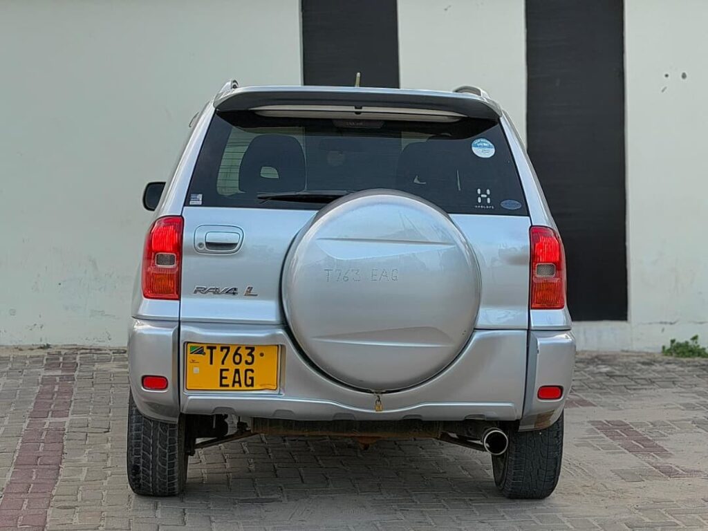 Magari Used Toyota Rav4 2003 Mwanza Tanzania