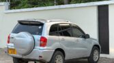 Magari Sokoni Toyota Rav4 ya Bei Poa 2003
