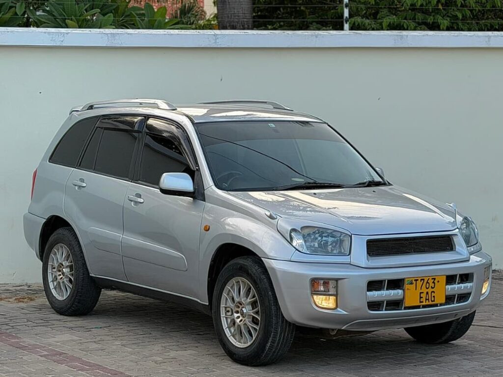 Toyota Rav4 bei poa sokoni Mwanza Tanzania