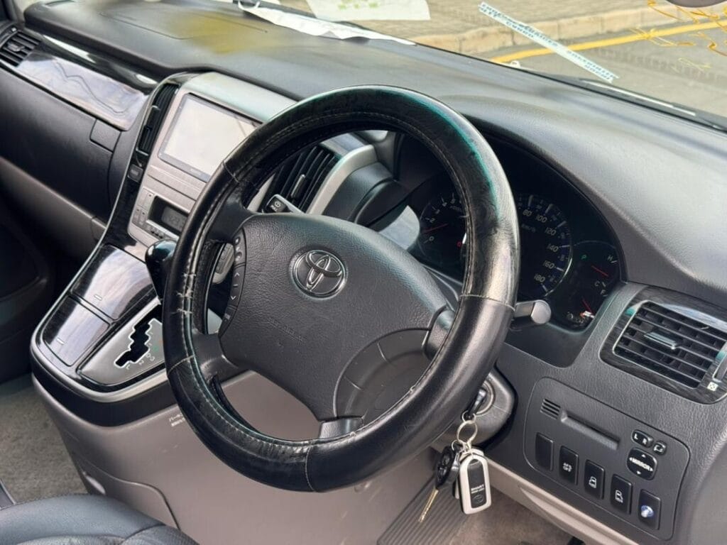 Used Toyota Alphard 2007 for Sale in Dar es Salaam
