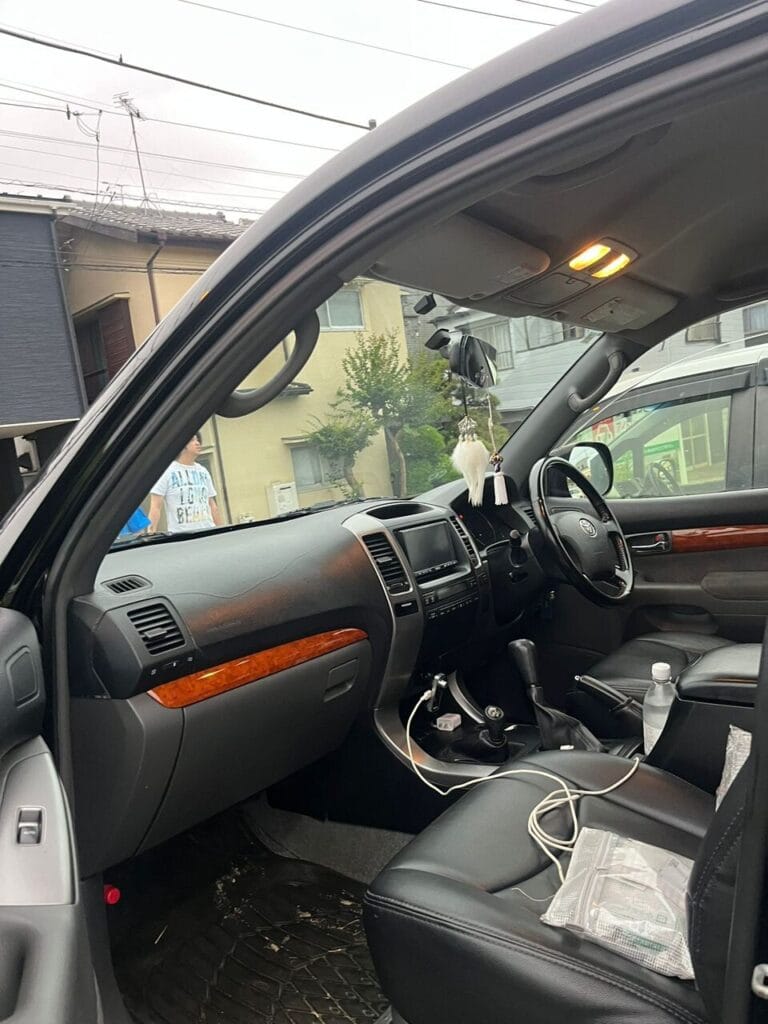 Magari Sokoni Toyota Land Cruiser Prado ya Bei Poa 2006