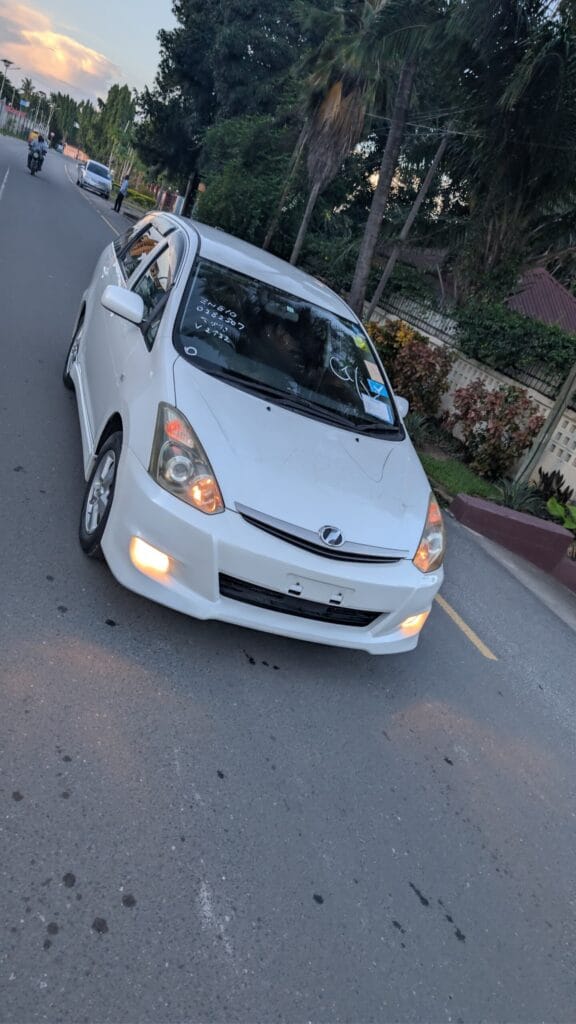 Magari Sokoni Toyota Wish ya Bei Poa 2006