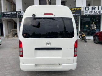 Bei Ya Toyota Hiace 2006 Sokoni Dar es Salaam Tanzania