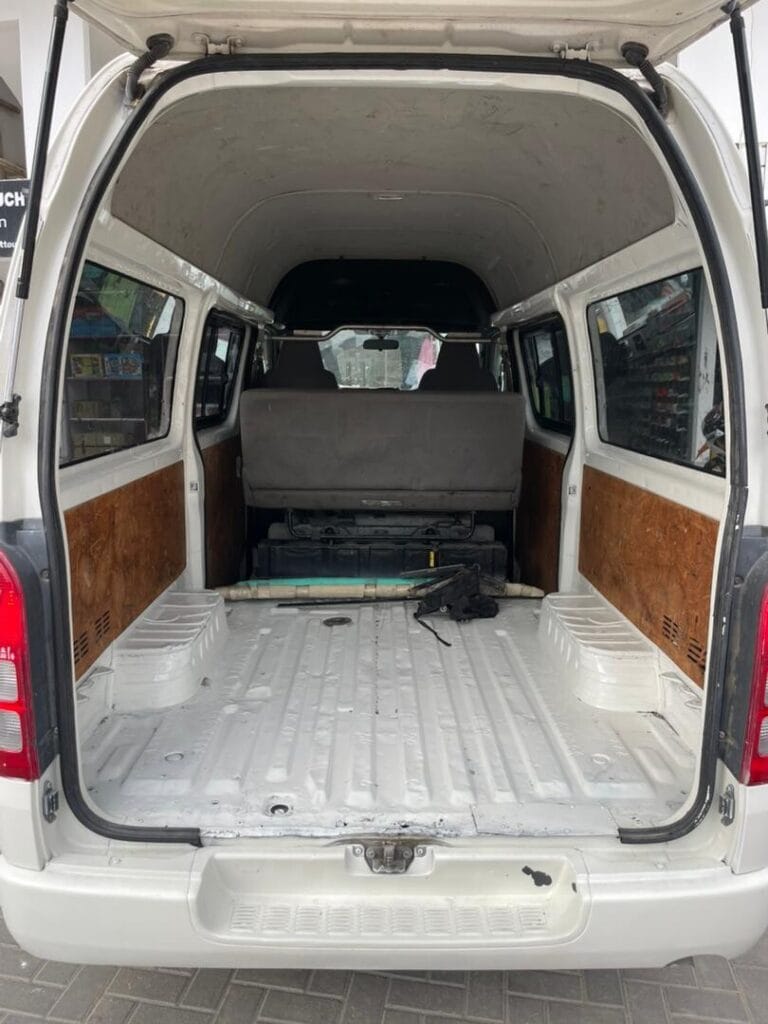 Price Toyota Hiace 2006 for Sale in Dar es Salaam