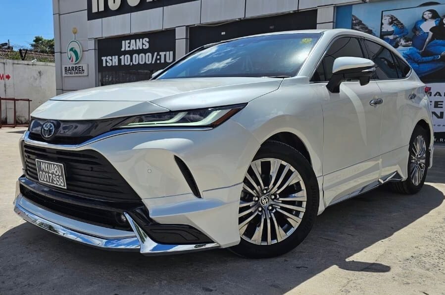 Toyota Harrier bei poa sokoni Dar es salaam Tanzania