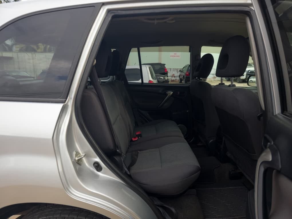 For Sale Toyota Rav4 2004 in Dar es salaam