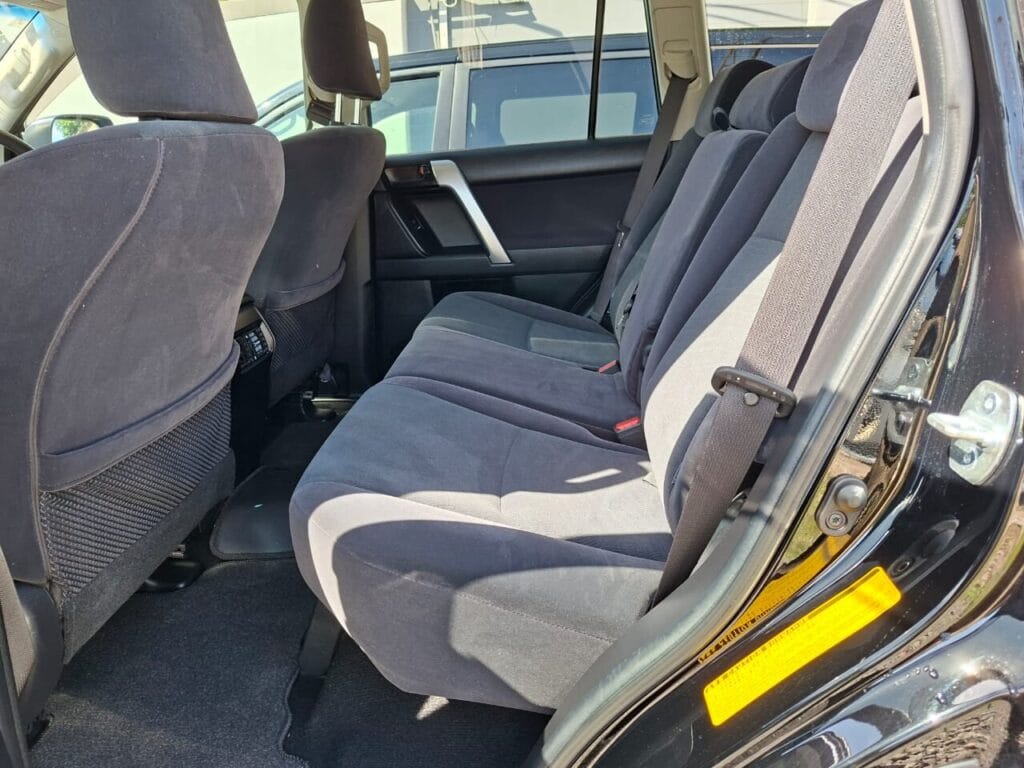 Toyota Land Cruiser Prado bei poa sokoni Dar es salaam Tanzania