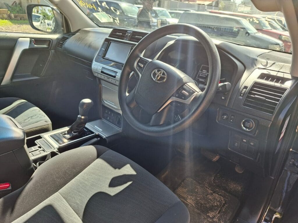 Magari Sokoni Toyota Land Cruiser Prado ya Bei Poa 2020